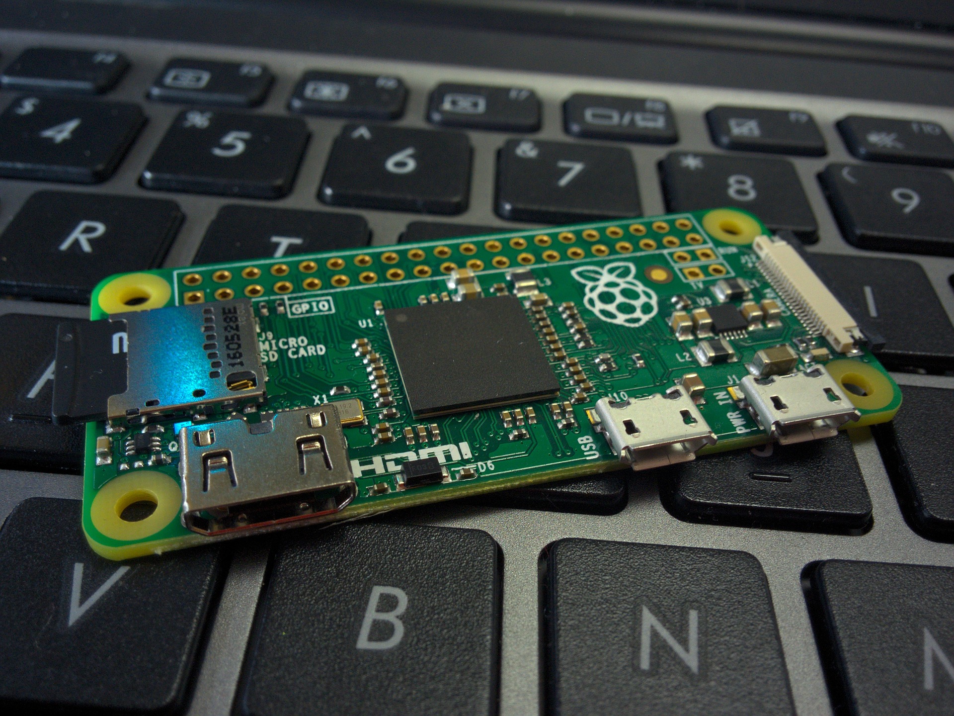 raspberry-pi-1904918_1920